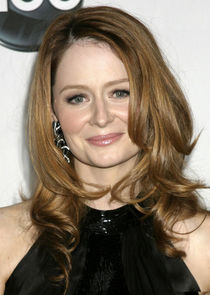 Miranda Otto
as Camille Lavinge