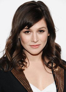 Yael Stone
as Philomena