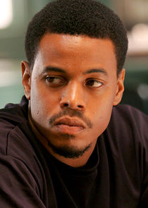 Corey Parker Robinson
as Det. Leander Sydnor