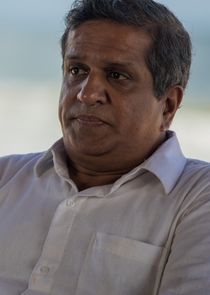 Darshan Jariwala
as Dr Ram Nair