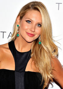 Stephanie Pratt
as Stephanie Pratt