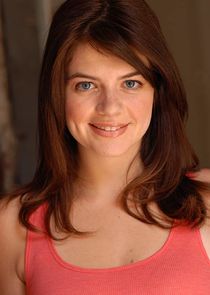 Casey Wilson
as Bonnie Herschkopf