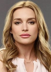 Piper Perabo
as Paula Clark