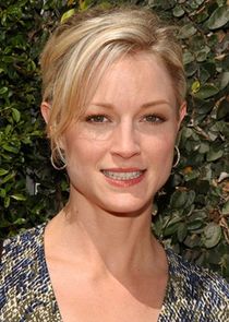 Teri Polo
as Julia Perkins