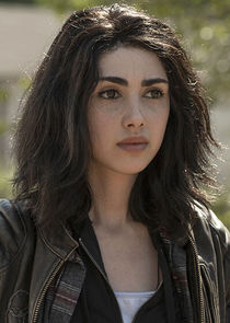 Alexa Mansour
as Hope Bennett
