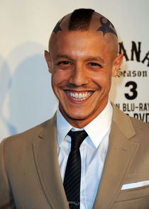 Theo Rossi
as Gene Aubachon