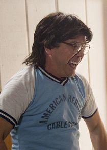 Joe Lo Truglio
as Neil