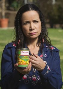 Janeane Garofalo
as Beth