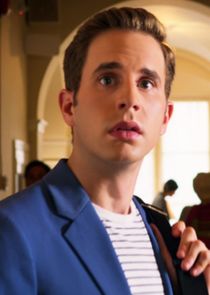 Ben Platt
as Payton Hobart