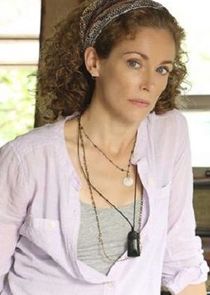 Leslie Hope
as Tess Cole