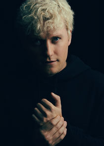 Jon Fletcher
as Alex Gestalt