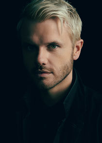 Ronan Raftery
as Robert Gestalt