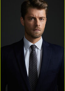 Luke Mitchell
as Danny Cooper