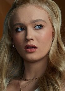 Chloe Rose Robertson
as Elizabeth 