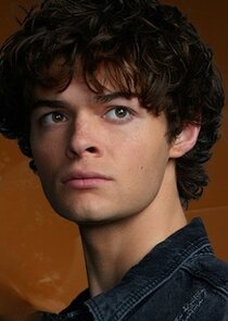 Tyler Lawrence Gray
as Harlan Briggs