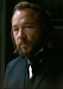 Stephen Graham
as Captain Arthur Brownlee