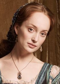 Lotte Verbeek
as Giulia Farnese