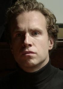 Rafe Spall
as Jay Wratten
