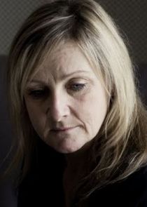 Lesley Sharp
as Julie Bede