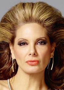 Alex Meneses
as Isabela Santamaria