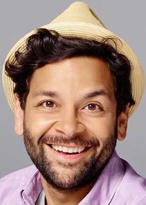 Izzy Diaz
as Isaac Aguero