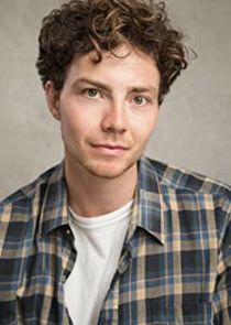 Sam Barrett
as Conor Ryan