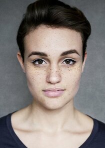 Lily Nichol
as Poppy Lawson