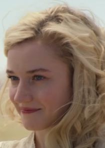 Julia Garner
as Michelle Jones