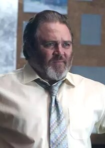 Alex Ferns
as DS Nick Holness