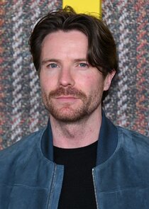 Joe Dempsie
as John