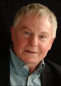 Derek Jacobi
as Narrator