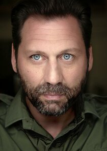 Nathanjohn Carter
as Lieutenant Robert Maynard