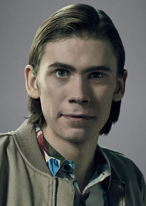 Owen Teague
as Harold Lauder