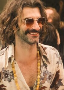 Ilker Kaleli
as Vitali Hakim