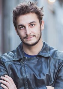 Grégoire Isvarine
as Remi Gires