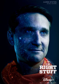 Aaron Staton
as Wally Schirra