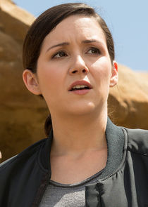 Shannon Woodward
as Elsie King