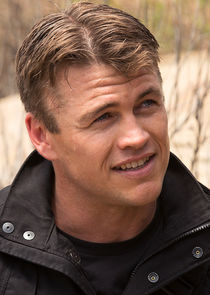 Luke Hemsworth
as Ashley Stubbs