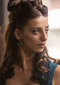 Angela Sarafyan
as Clementine Pennyfeather