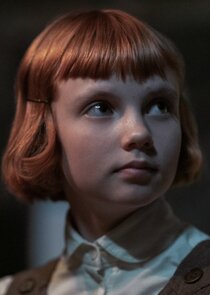 Isla Johnston
as Young Beth Harmon