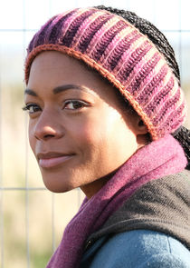 Naomie Harris
as Helen