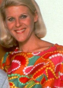 Alley Mills
as Norma Arnold