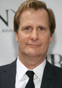 Jeff Daniels
as James Comey