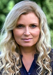 CeCe Moore
as CeCe Moore