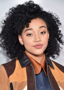 Amandla Stenberg
as Julie