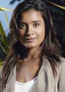Shelley Conn
as Dr. Elisabeth Shannon