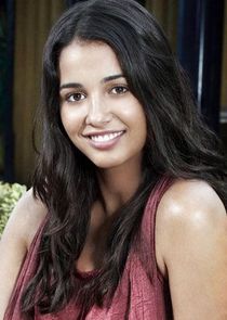 Naomi Scott
as Maddy Shannon