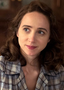 Zoe Kazan
as Elizabeth 