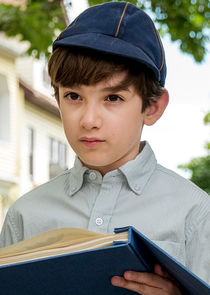 Azhy Robertson
as Philip Levin