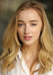 Phoebe Dynevor
as Phoebe Rundle